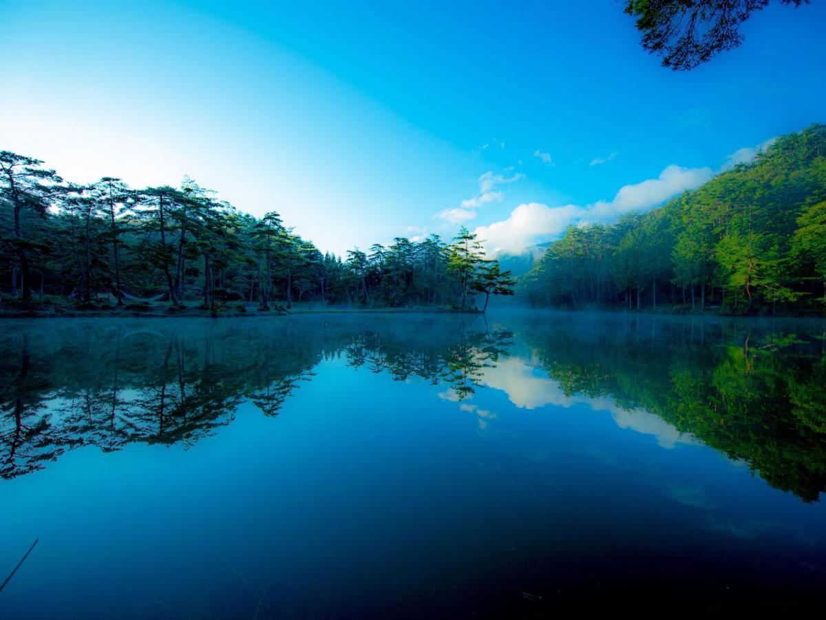 ホテル おおぐて湖畔しらさぎ荘 下條村 エクステリア 写真