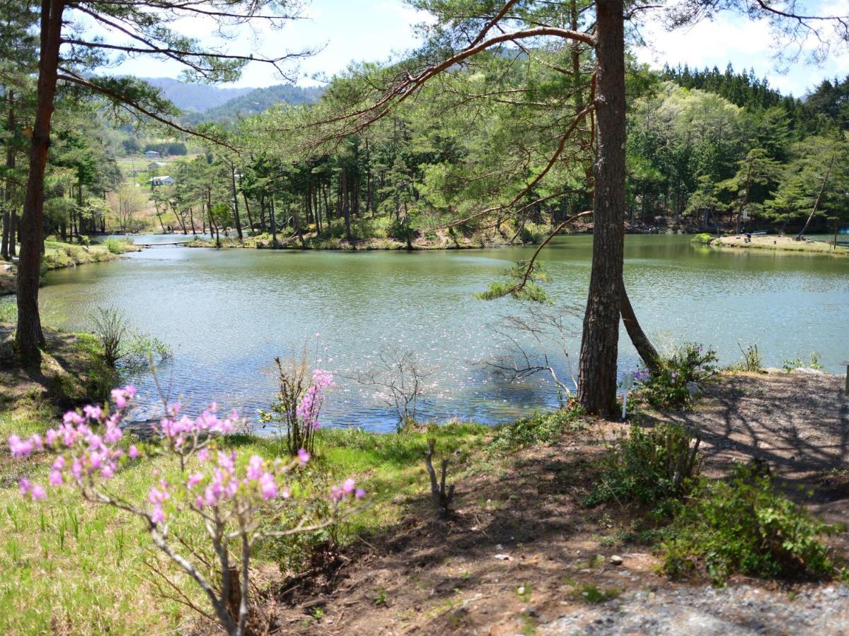 ホテル おおぐて湖畔しらさぎ荘 下條村 エクステリア 写真