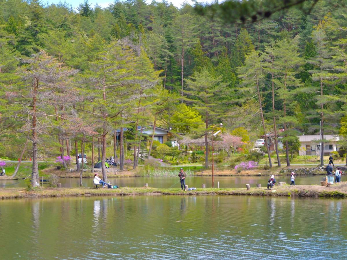 ホテル おおぐて湖畔しらさぎ荘 下條村 エクステリア 写真