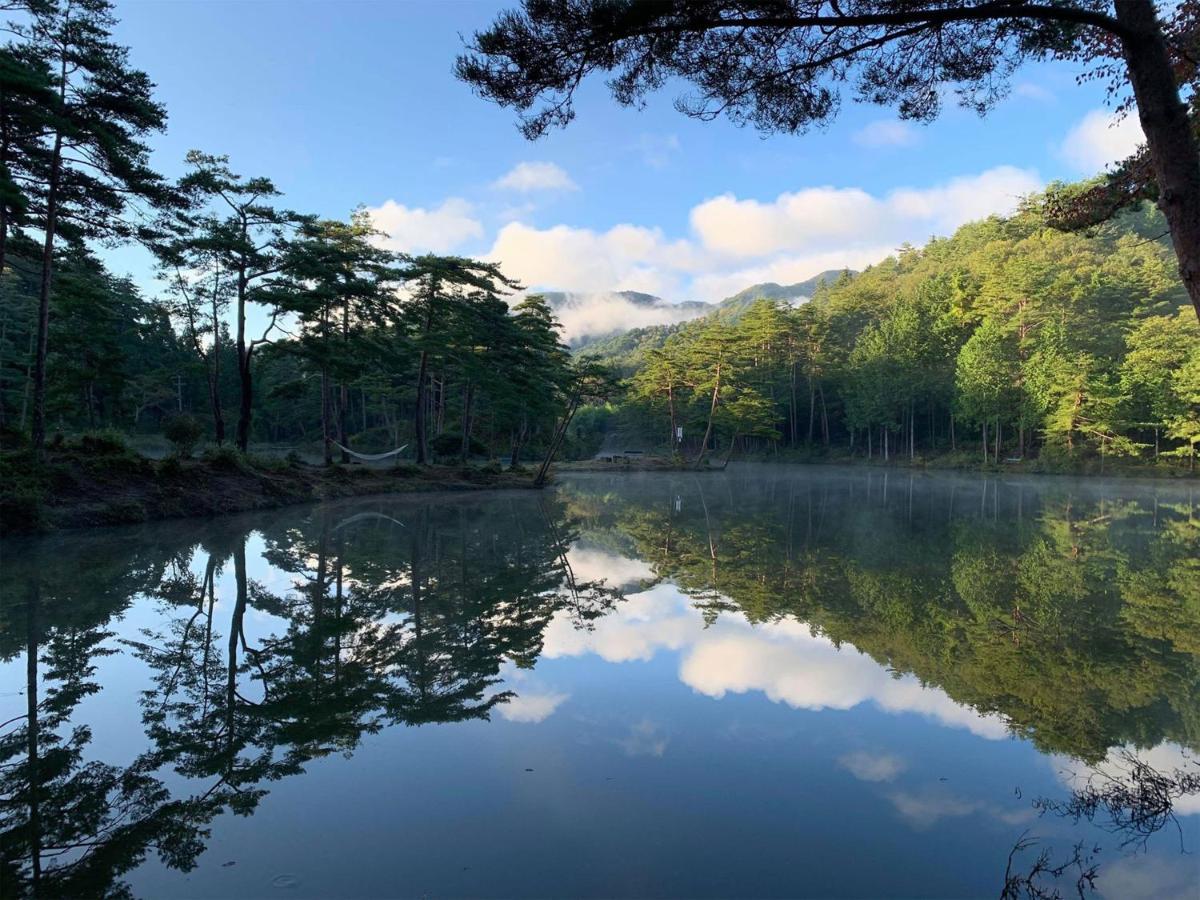 ホテル おおぐて湖畔しらさぎ荘 下條村 エクステリア 写真