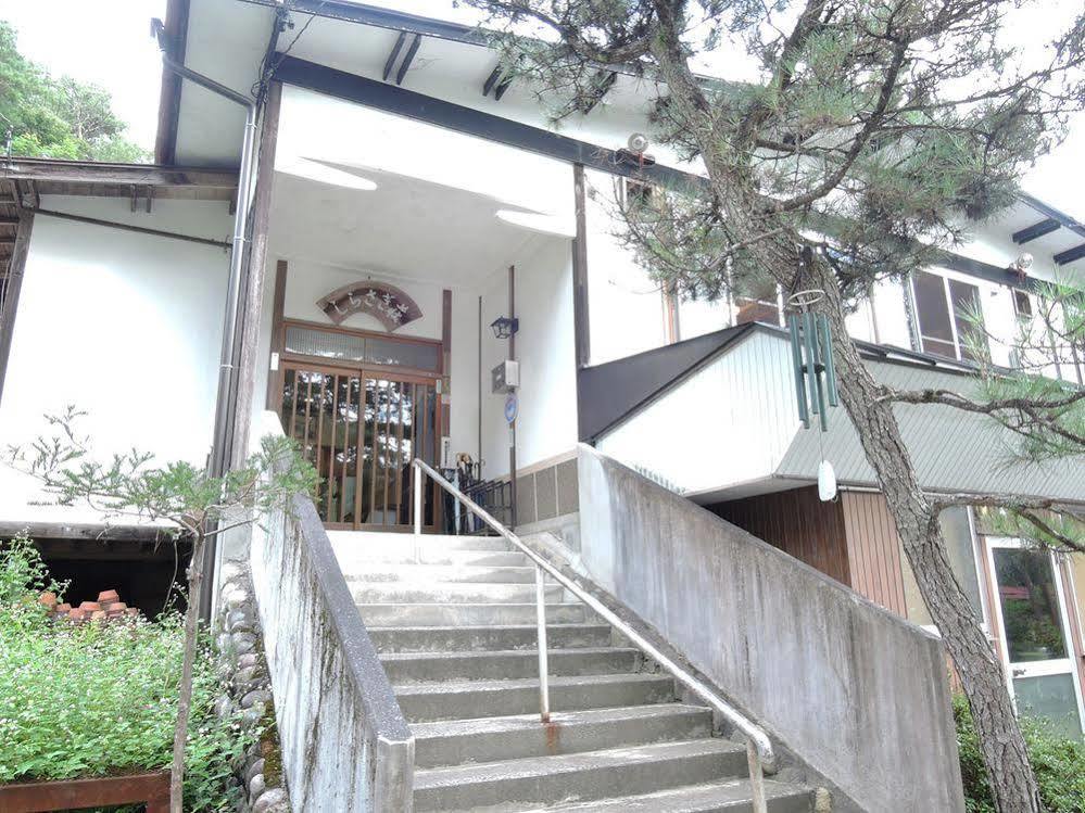 ホテル おおぐて湖畔しらさぎ荘 下條村 エクステリア 写真