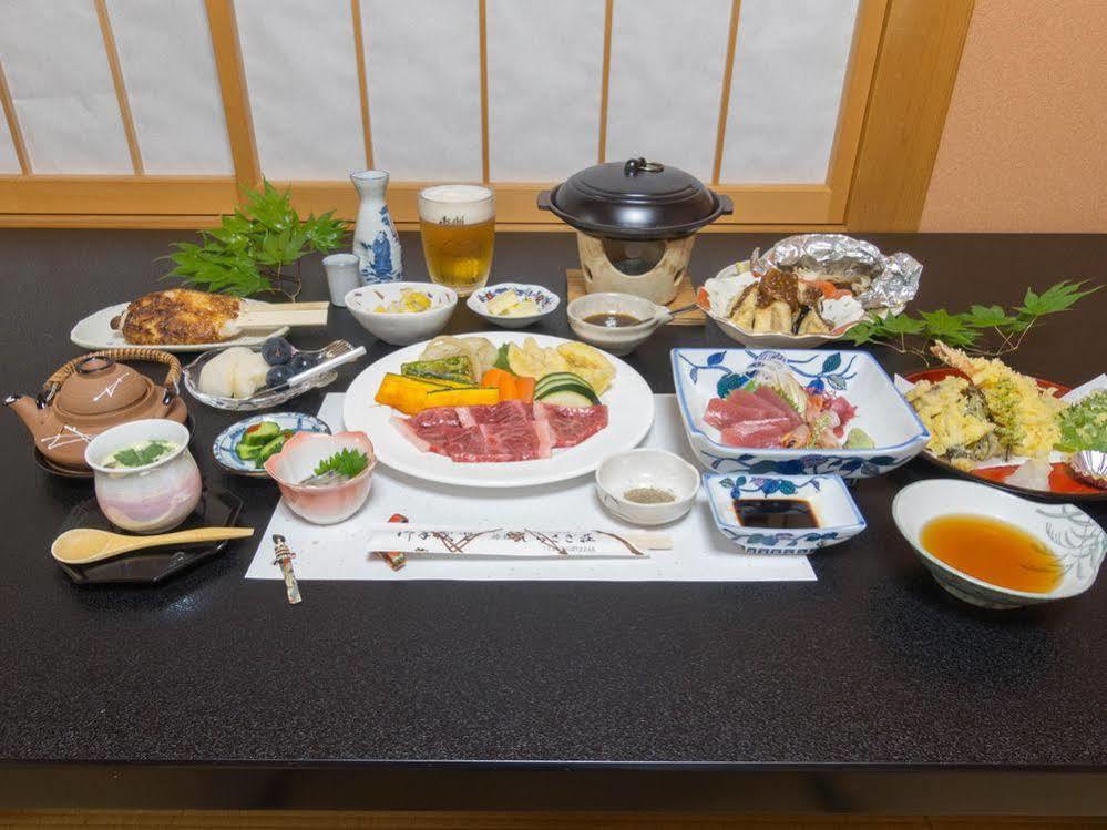 ホテル おおぐて湖畔しらさぎ荘 下條村 エクステリア 写真